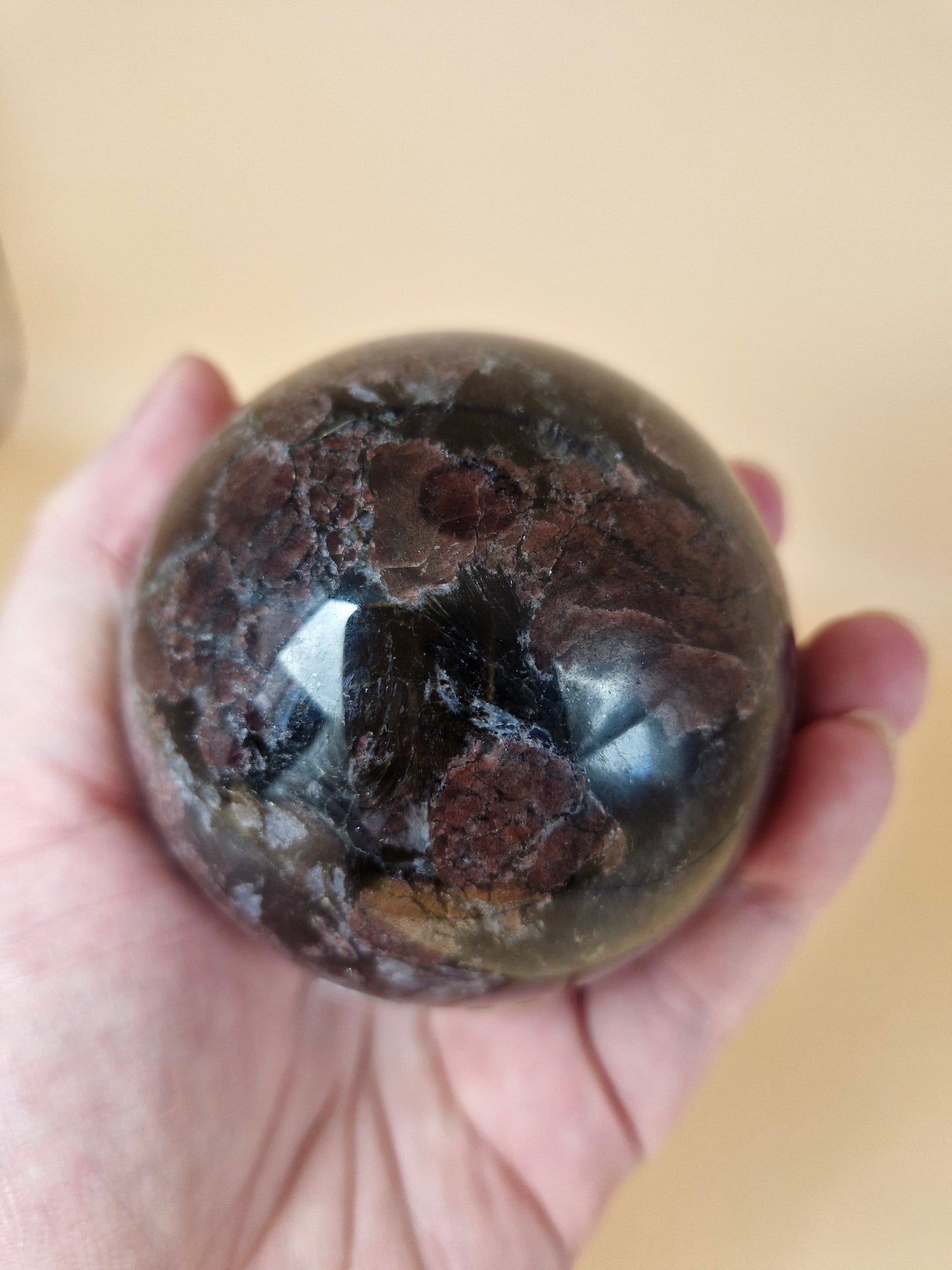 Garnet with Anthophyllite Sphere (code G3)