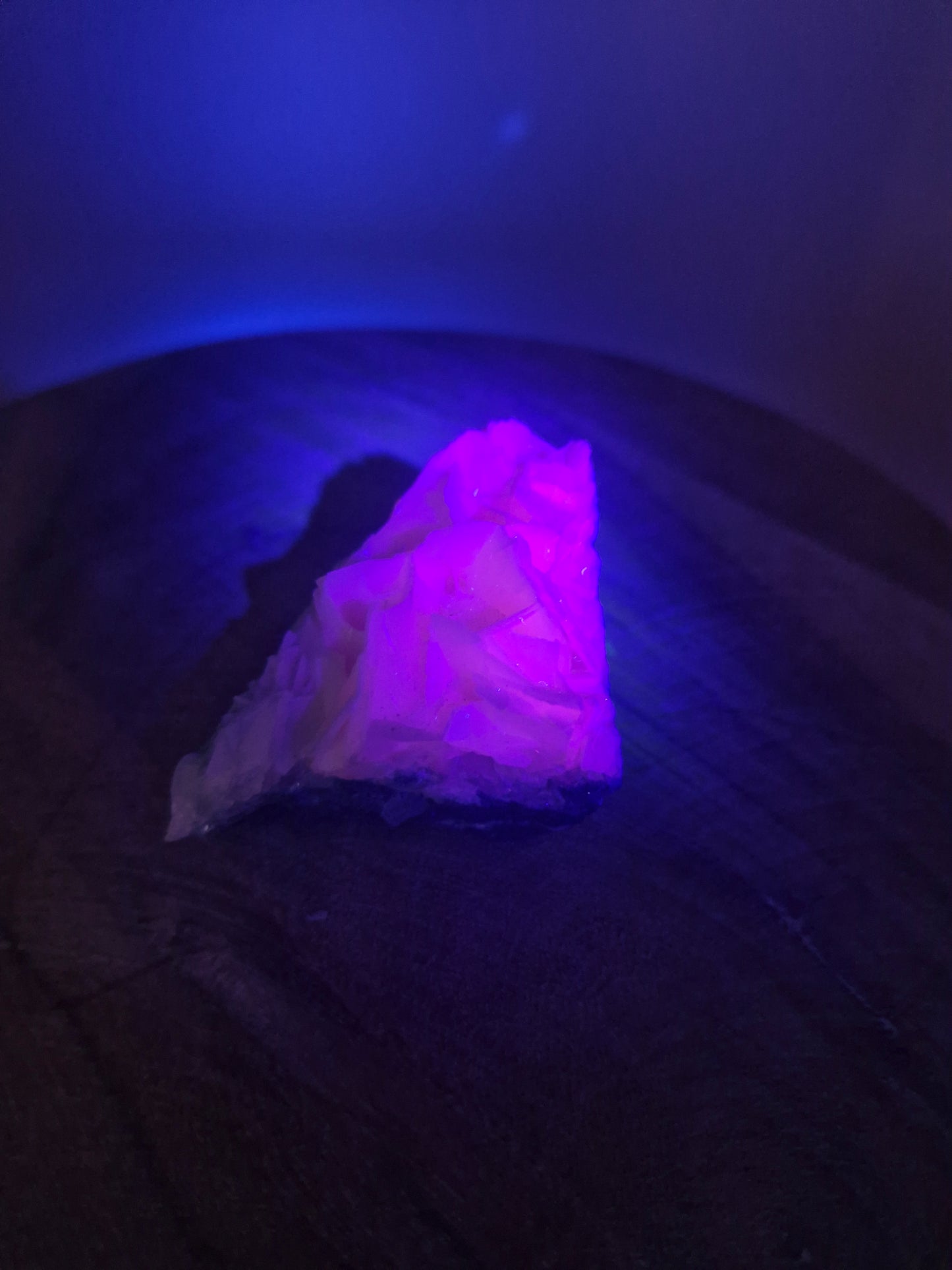 UV Reactive Calcite Piece