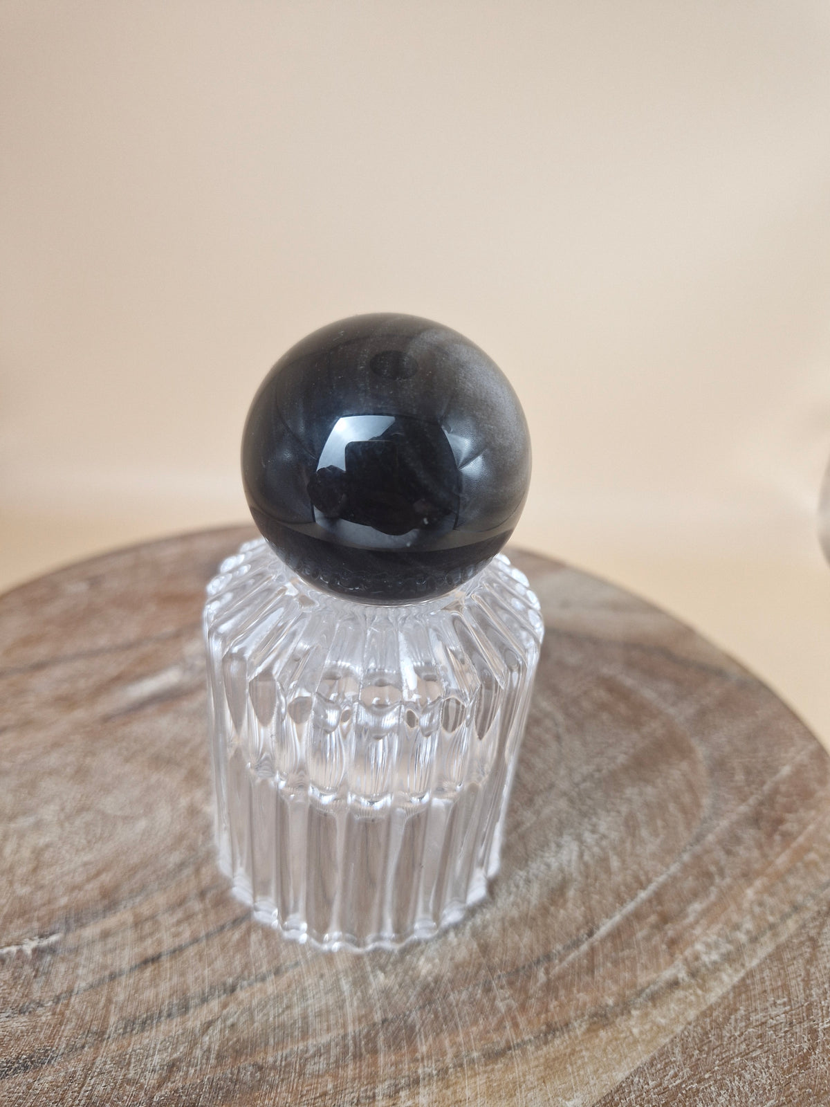 Silversheen Obsidian Sphere (code GS4)