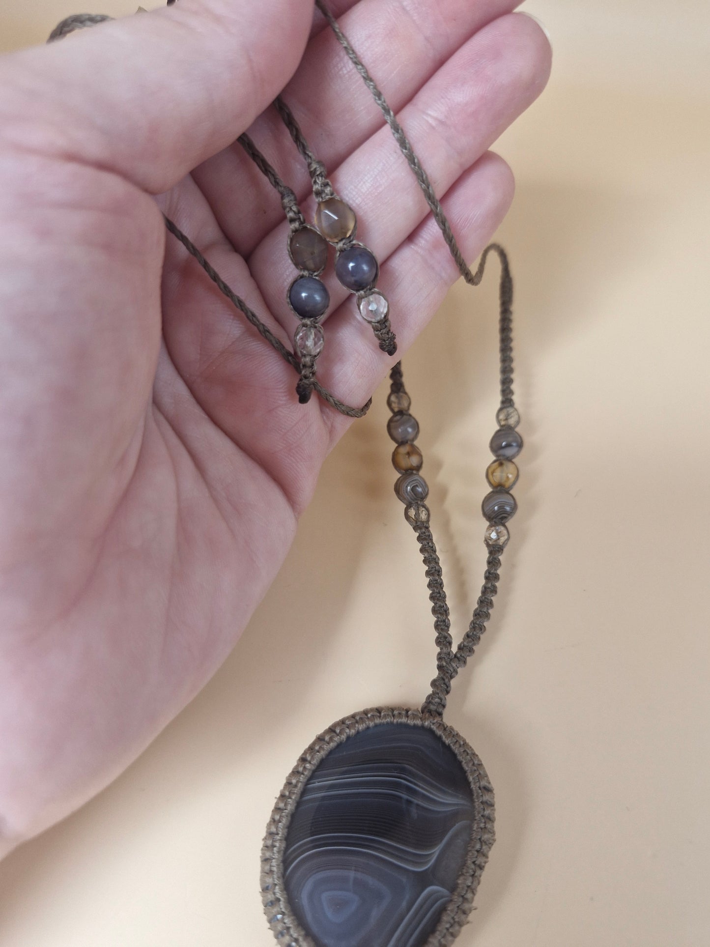 Macramé Agate Necklace