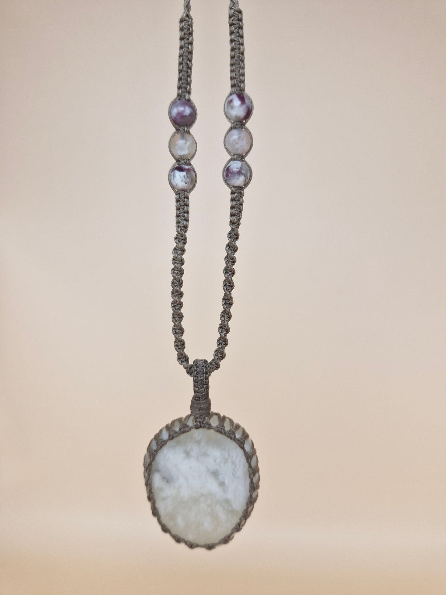 Macramé Flower Agate Necklace