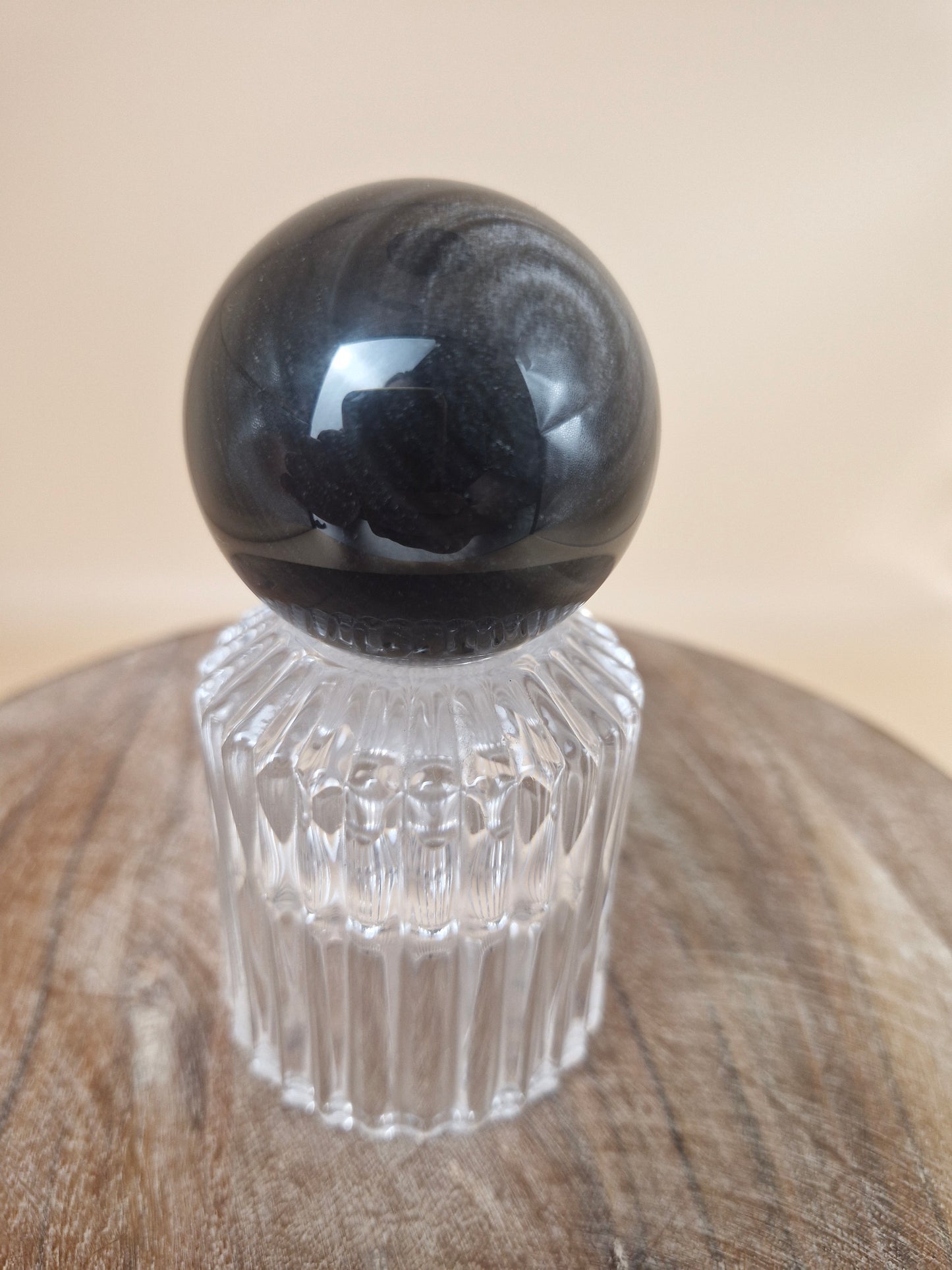 Silversheen Obsidian Sphere (code GS6)