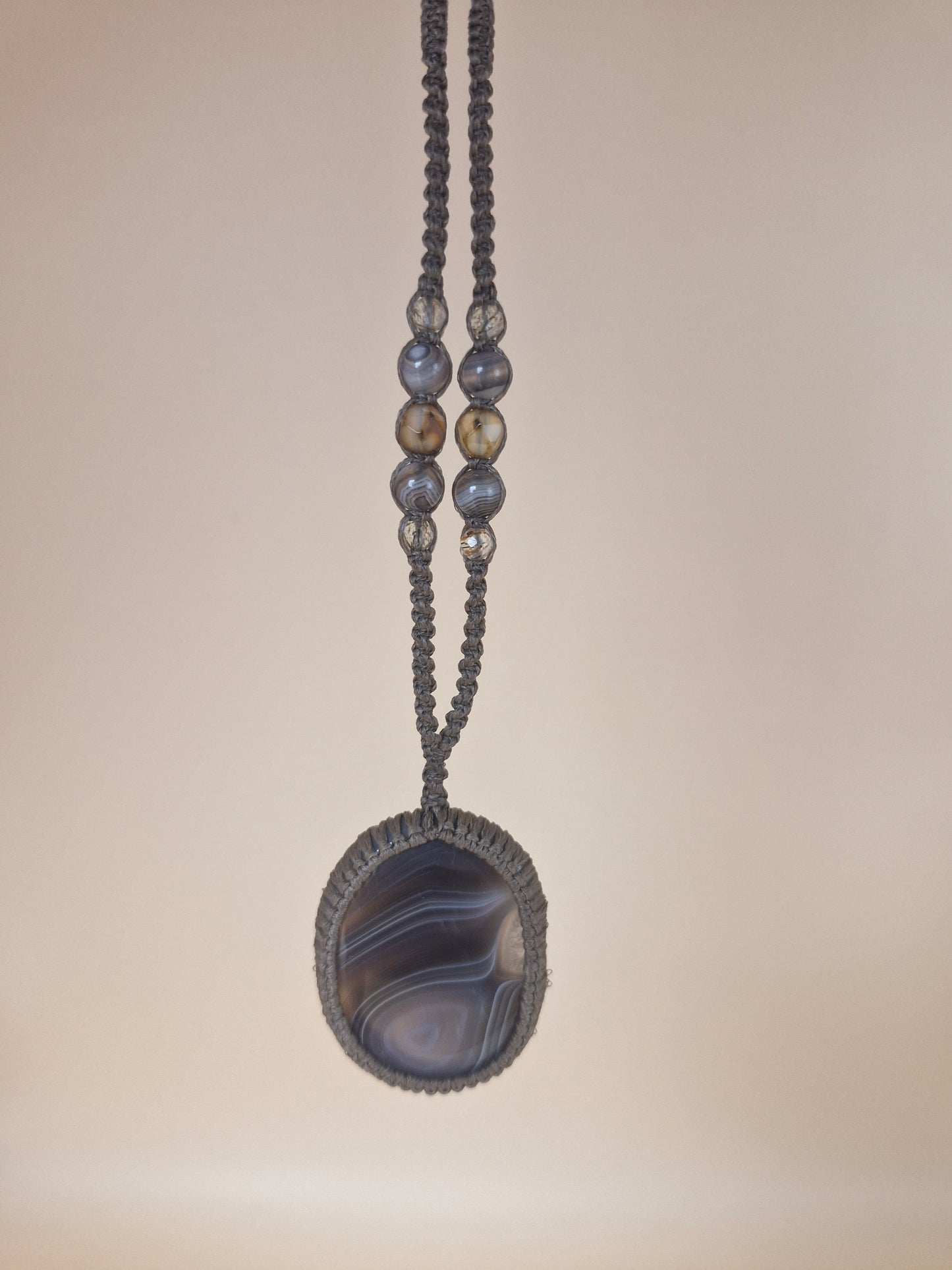 Macramé Agate Necklace