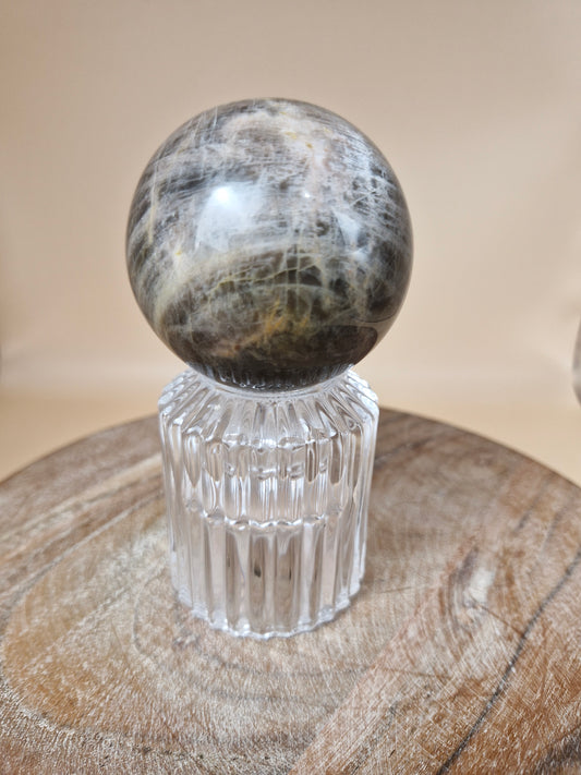 Black Moonstone Sphere (code MB)