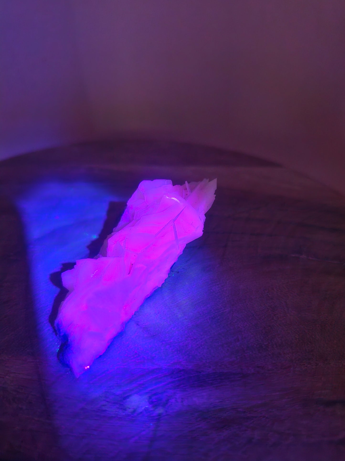 UV Reactive Calcite Piece
