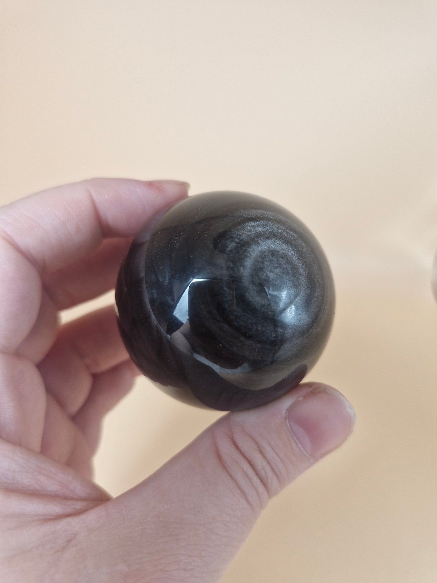 Silversheen Obsidian Sphere (code GS6)