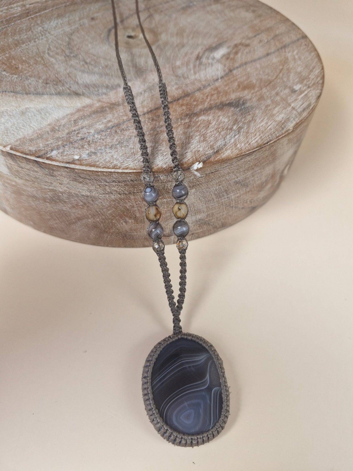 Macramé Agate Necklace