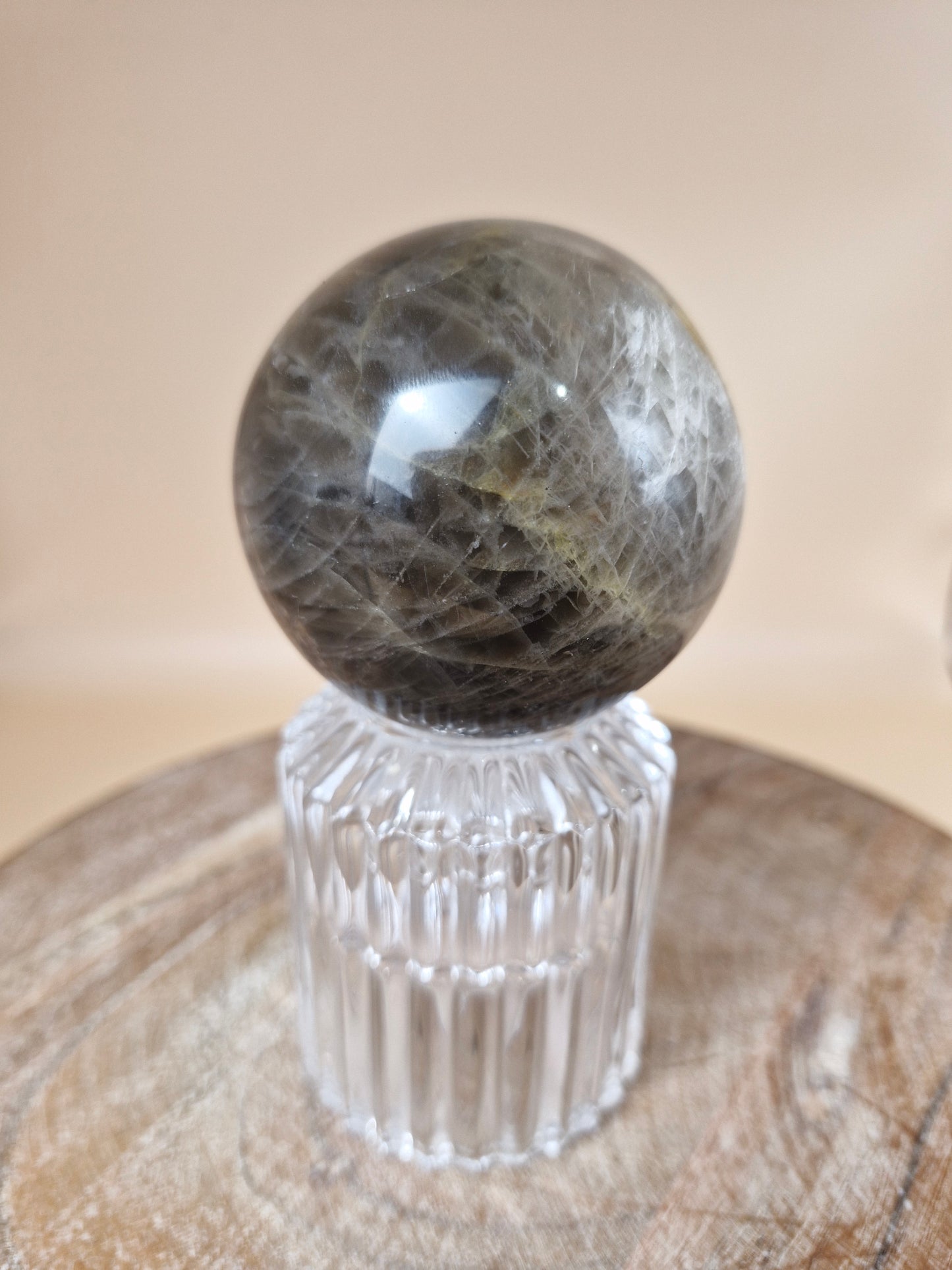 Black Moonstone Sphere (code MB)