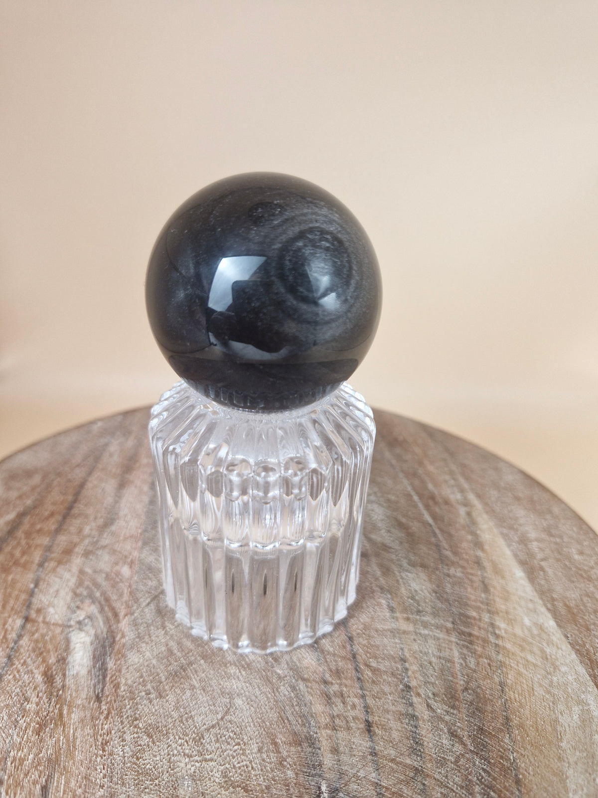 Silversheen Obsidian Sphere (code GS6)
