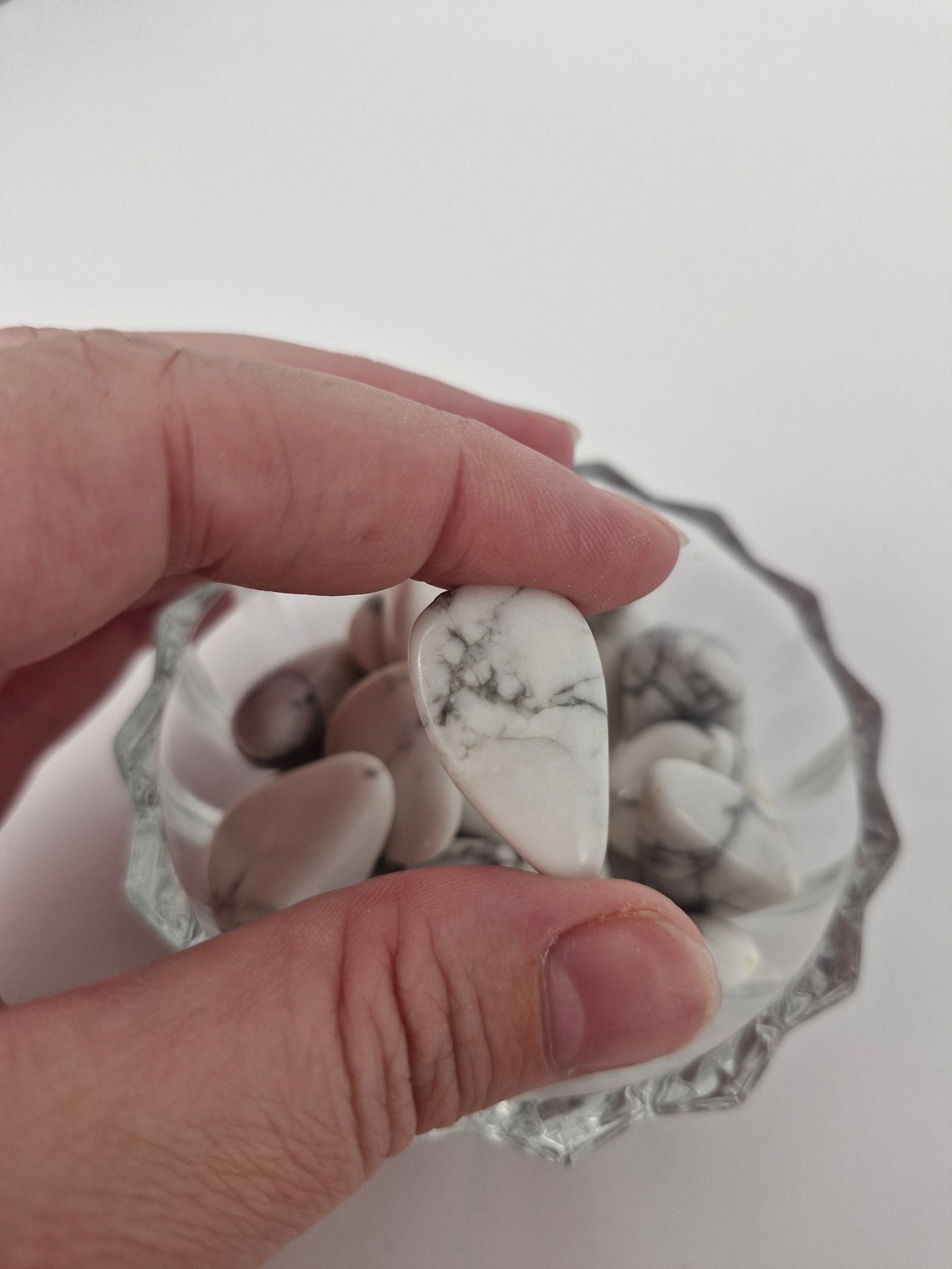 Howlite Tumble